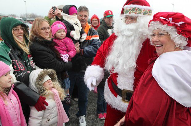 Crown Point Santa Parade and Winter Market